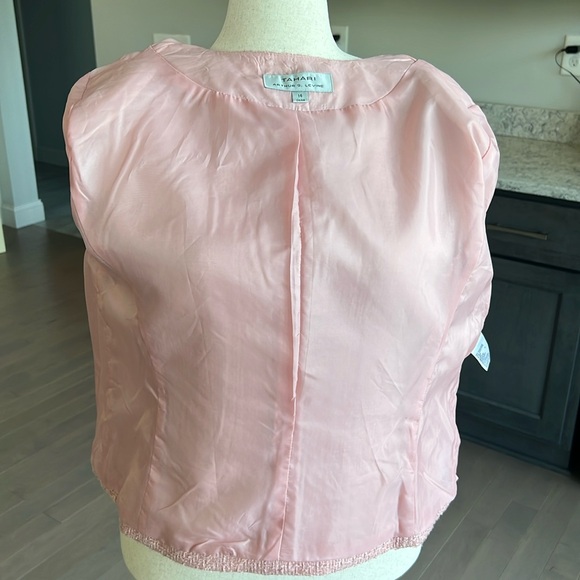 Tahari Women’s Palm Pink Jacket with Faux Pearls around Neck and on Pockets - Picture 8 of 15